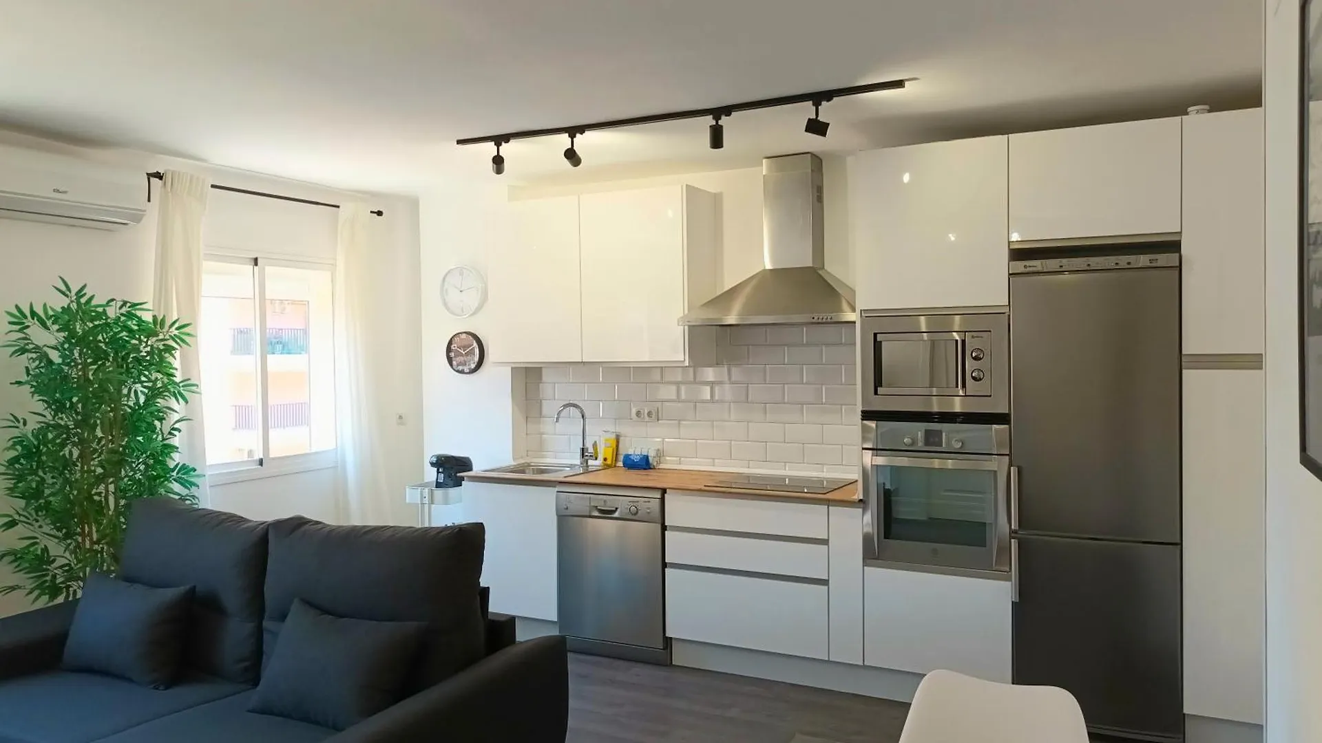 Apartamento Vacacional Cuarteles Málaga 0*,  Spanyolország